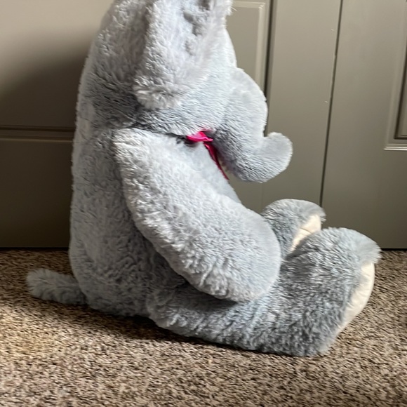 Big Valentines Elephant - Picture 3 of 6